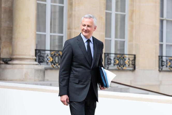 Bruno Le Maire, à la sortie du conseil des ministres, à Paris, le 26 avril 2023.