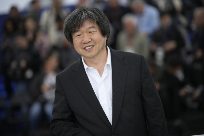 Le réalisateur chinois Wang Bing présente son film documentaire « Jeunesse », le 19 mai 2023, au Festival de Cannes.