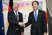 German Chancellor Olaf Scholz and Japanese Prime Minister Fumio Kishida during a bilateral meeting at the G7 summit in Hiroshima on May 19.
