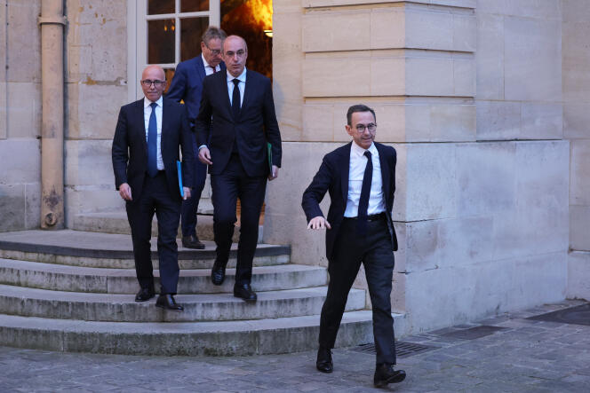 The president of the Les Républicains (LR) party Eric Ciotti, the leader of the LR deputies Olivier Marleix and the president of the LR group in the Senate Bruno Retailleau, after a meeting with Elisabeth Borne, in Matignon, on April 5, 2023.