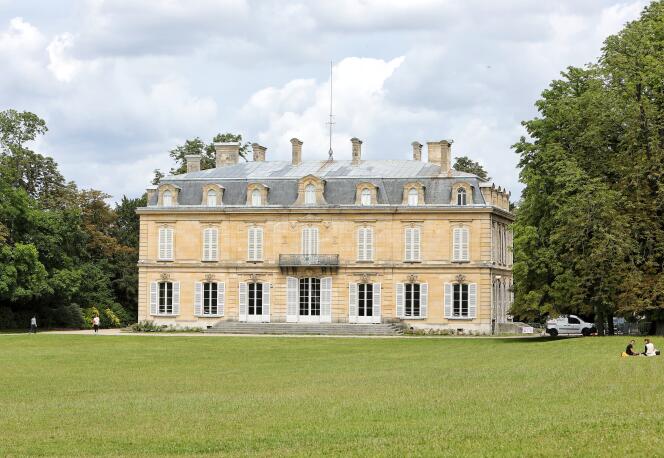 Le château de Bois-Préau dans le domaine de la Malmaison, à Rueil-Malmaison (Hauts-de-Seine).