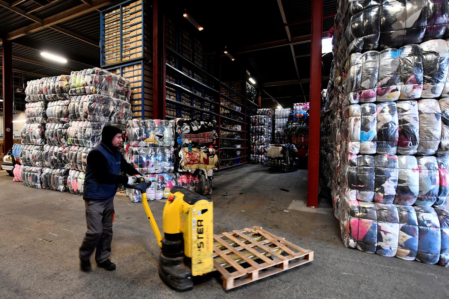 Los países de la Unión Europea quieren prohibir la destrucción de la ropa no vendida