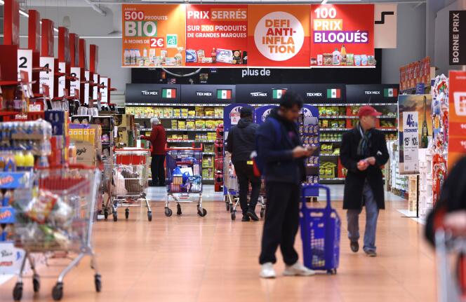 In the Carrefour hypermarket in Villeneuve-la-Garenne (Hauts-de-Seine), March 29, 2023.