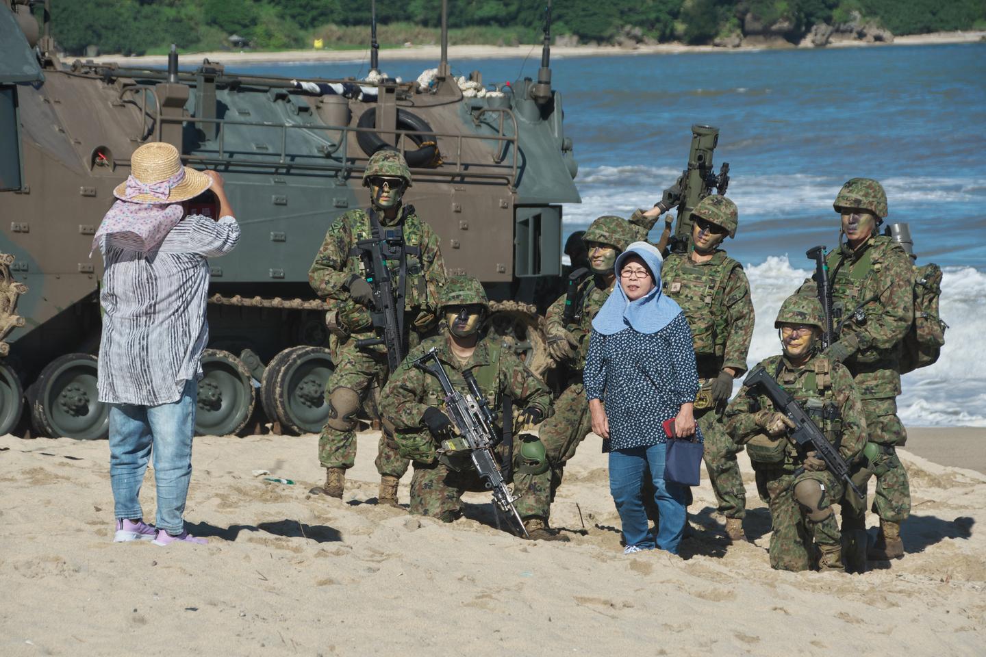 Le Japon, poussé à la remilitarisation par les tensions en Extrême