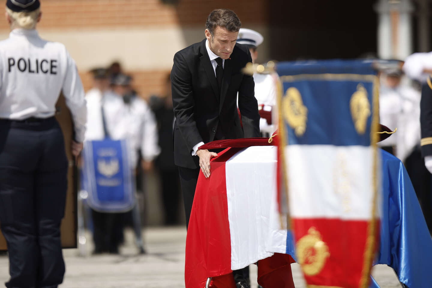 Emmanuel Macron prangert nach einer Reihe verschiedener Fakten „unverantwortliches Verhalten an, das tötet“.