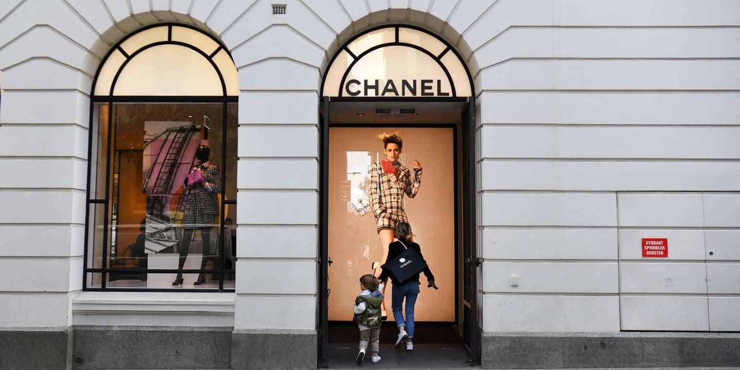 Chanel reported revenues of $17.2 billion for the year 2022