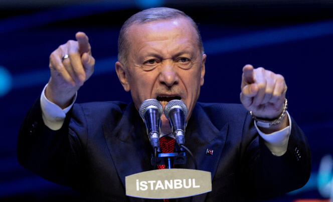 Turkish President Recep Tayyip Erdogan speaks to supporters in Istanbul, Turkey, May 18, 2023.
