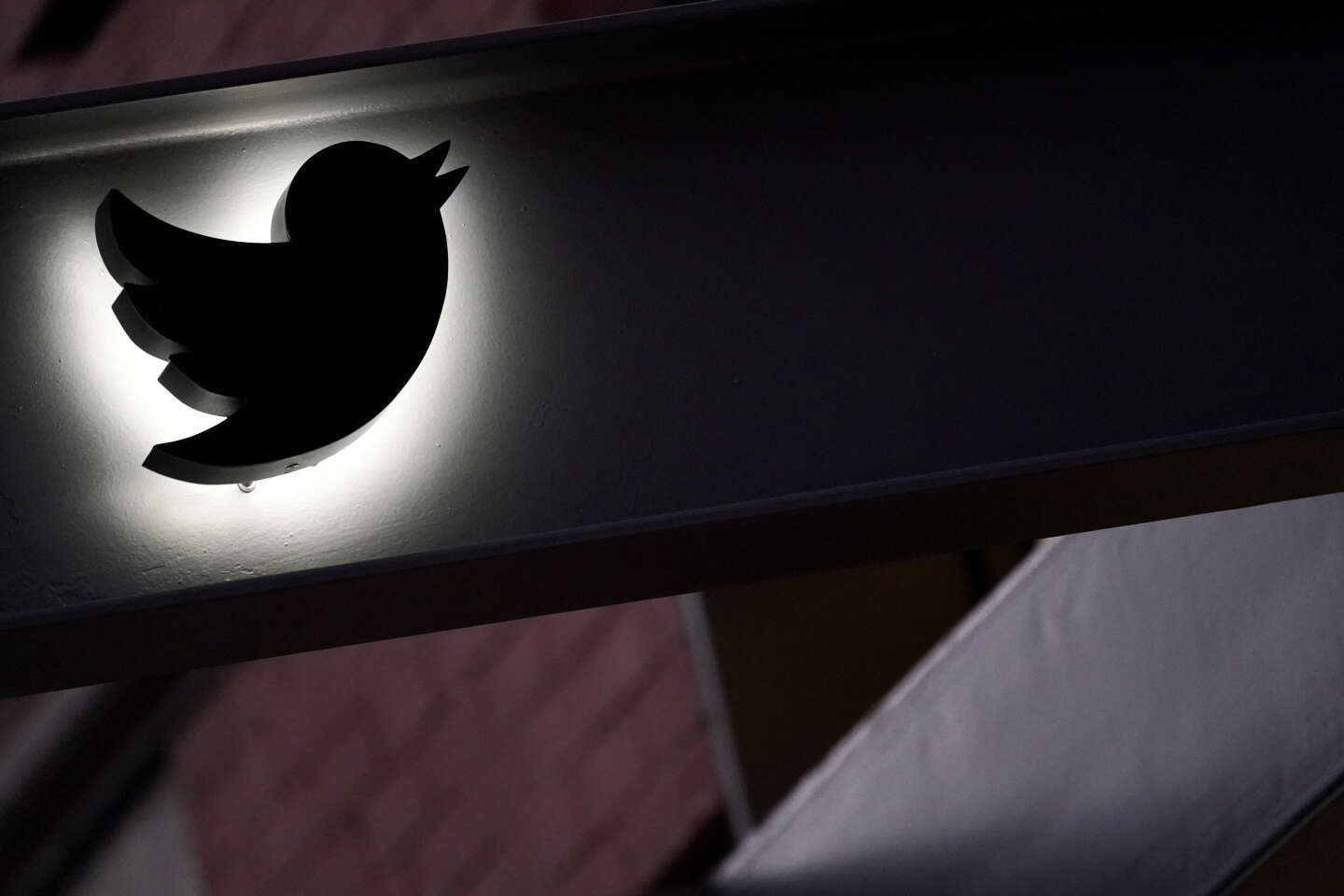 Twitter se retire du code européen contre la désinformation en ligne