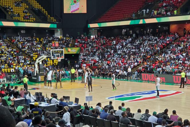 L’équipe sénégalaise de l’AS Douanes s’incline face à l’Abidjan Basket Club Fighters (70-76) lors du premier match de la troisième saison de la Basketball Africa League à la Dakar Arena, à Diamniadio, samedi 11 mars 2023. 