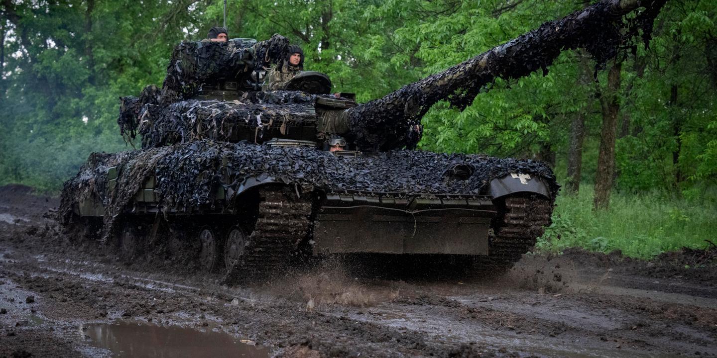 Las fuerzas rusas continuaron sus ataques contra Bakhmout;  Kiev dice que está lista para lanzar una contraofensiva
