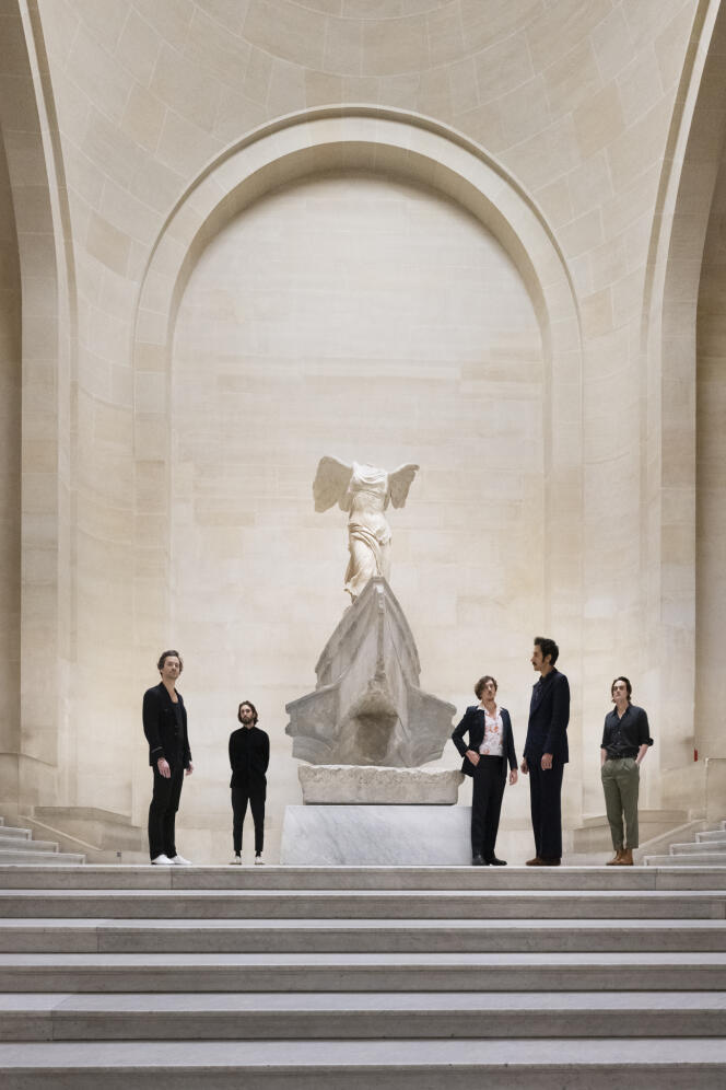 Le groupe Feu! Chatterton au Musée du Louvre, à Paris, en janvier 2023.