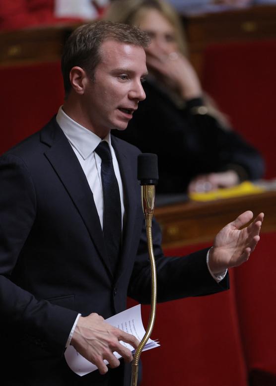 El diputado Les Républicains du Rhône Alexandre Vincendet durante una sesión de preguntas al gobierno en la Asamblea Nacional, en París, el 7 de marzo de 2023.