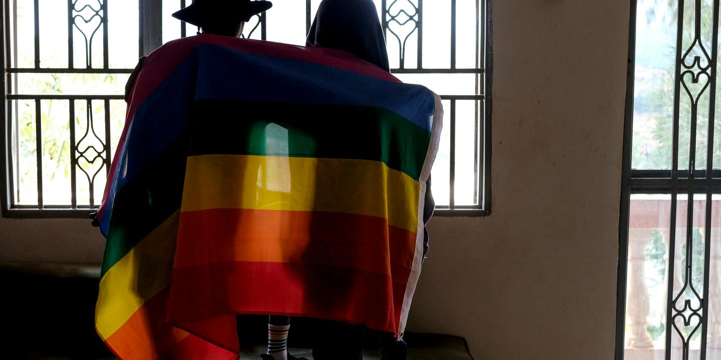 Ouganda : abandon des poursuites contre deux femmes s'étant embrassées