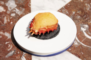 L'araignée de mer du chef Christian Le Squer, photographiée au « Cinq », la table gastronomique de l’hôtel « George V », le 16 mai 2023.