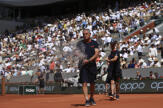 A Roland-Garros, ces travailleurs de l’ombre qui mettent « les mains dans la terre battue »