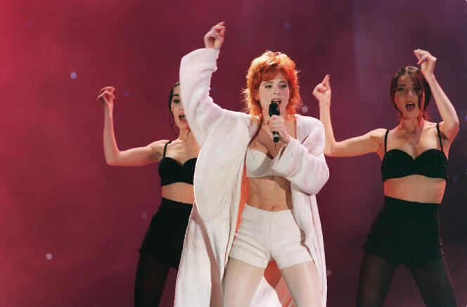 Mylène Farmer on stage on May 12, 1993, during the World Music Award, in Monaco, where she is about to be rewarded.