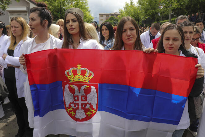 Protest by the Serbian community in front of the Zvecan town hall in northern Kosovo on May 31, 2023, following the inauguration last week of a mayor elected by an Albanian-speaking minority in the municipal elections of April 23, 2023, which the Serbs boycotted.
