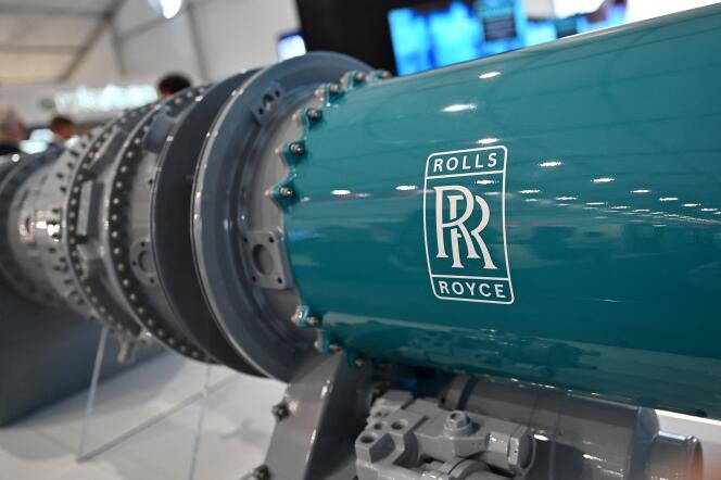 Componente de un motor de avión Rolls-Royce en Farnborough Airshow, Reino Unido, 19 de julio de 2022.
