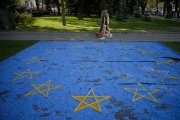 Une installation représentant le drapeau de l’Union européenne, à Chisinau le 31 mai 2023.