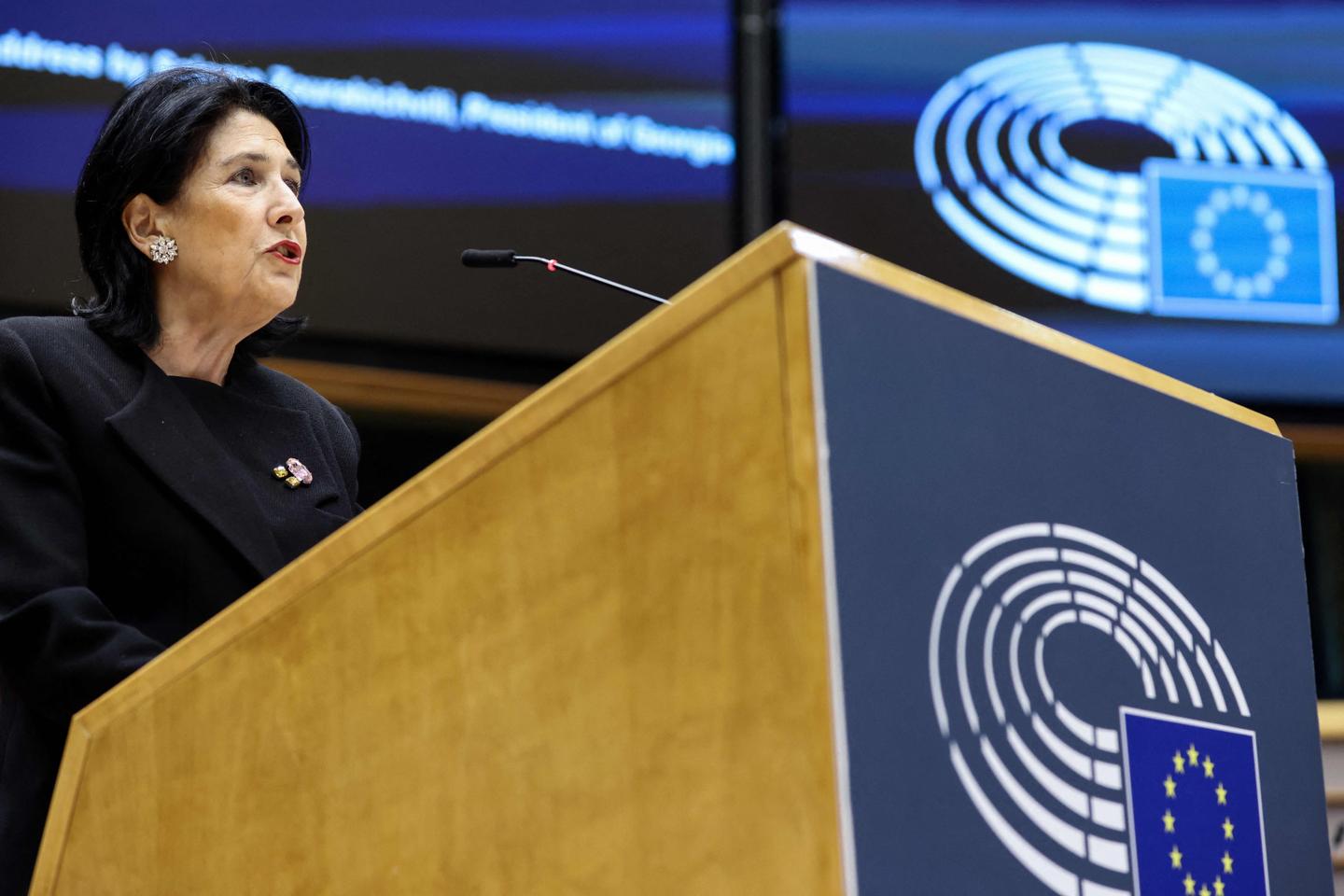 The President of Georgia in Brussels to try to save the European course of her country