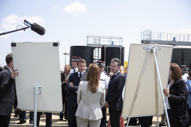 Emmanuel Macron, en la base aérea de Nîmes, 2 de junio de 2023.