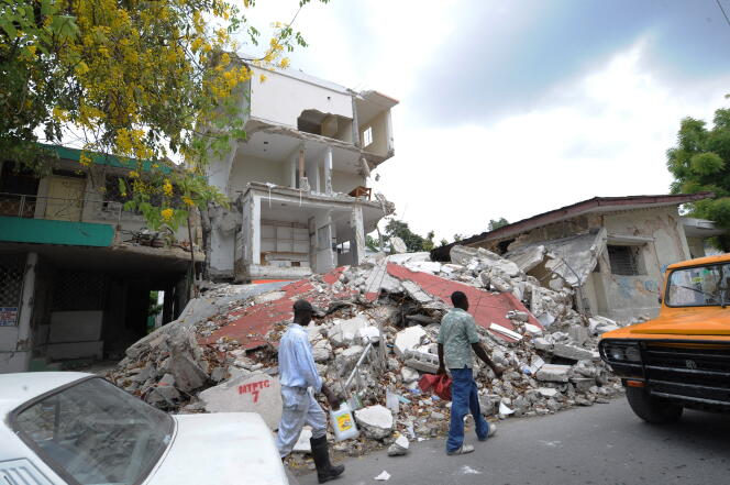 In a street in Port-au-Prince after the earthquake, in April 2010.