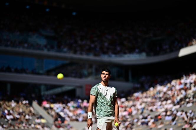Carlos Alcaraz, durante su octavos de final ante Lorenzo Musetti, el domingo 4 de junio en Roland-Garros.