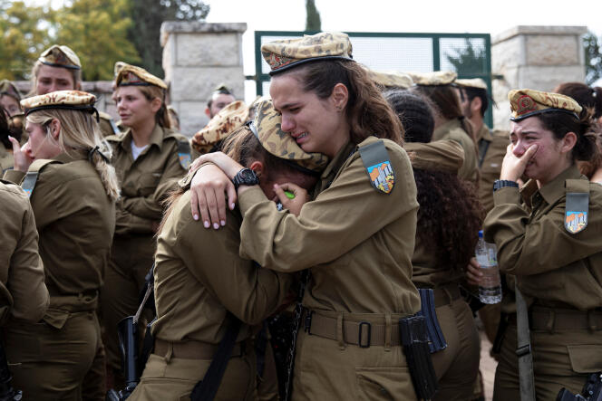 Durante el funeral de Lia Ben Nun, un miembro de los servicios de seguridad egipcios mató a una mujer soldado junto con otros dos soldados, cerca de la frontera de Israel con Egipto.  En Rishon Lezion, Israel, el 4 de junio de 2023.