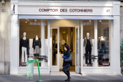Une boutique Comptoir des cotonniers, rue de Rennes, dans le 6e arrondissement de Paris, le 8 octobre 2010.