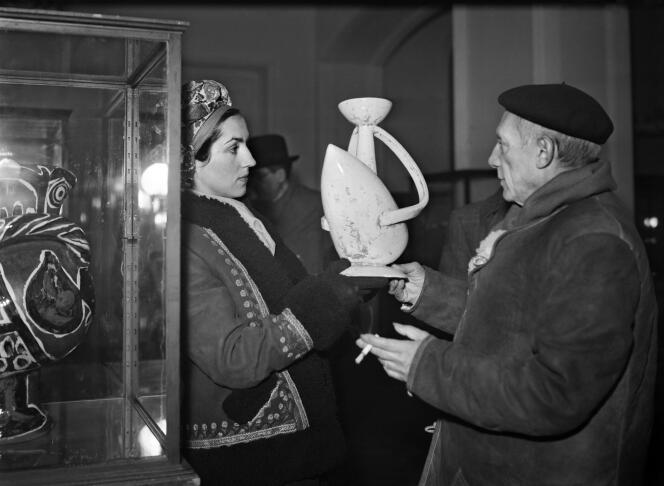Françoise Gilot with Pablo Picasso in 1948 in Paris.