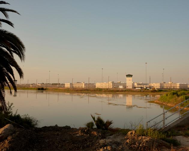 El complejo penitenciario de Corcoran (California) amenazado por las aguas del lago, 25 de mayo de 2023.