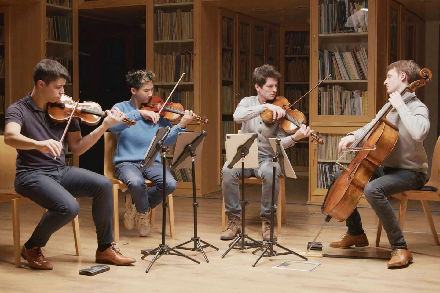 foursome” on France 5, four boys in tune