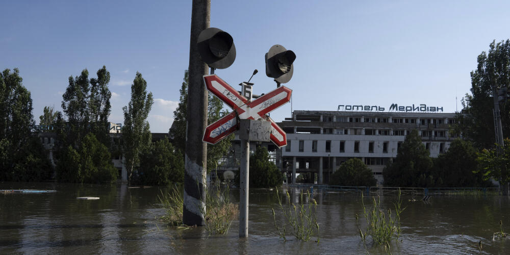 Rues inondées à Kherson, le 6 juin 2023, après la destruction du barrage de Kakhovka, dans le sud de l’Ukraine.