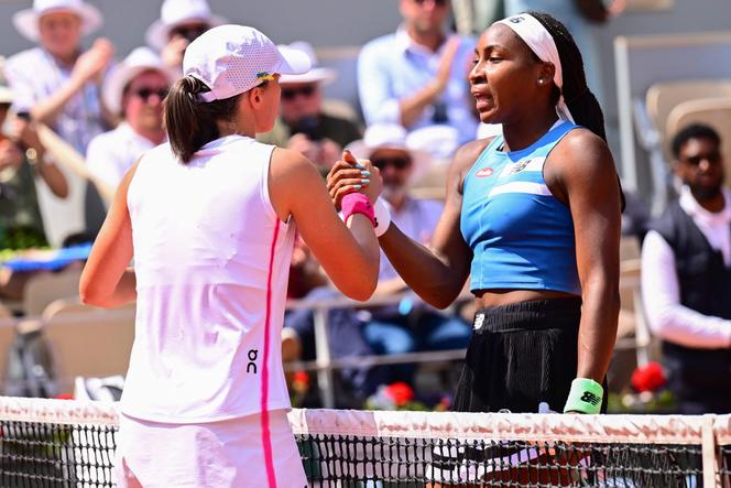 Poland's Iga Swiatek (left) and American Coco Gauff after their Roland-Garros quarter-final on Wednesday June 7.