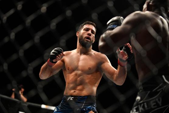 Nassourdine Imavov durante una pelea contra el estadounidense Joaquin Buckley, en París, en septiembre de 2022.