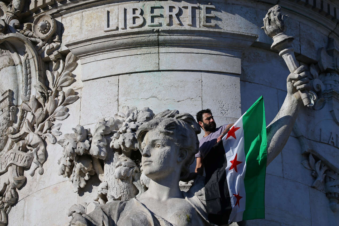 A Paris, la société civile syrienne cherche à se faire entendre