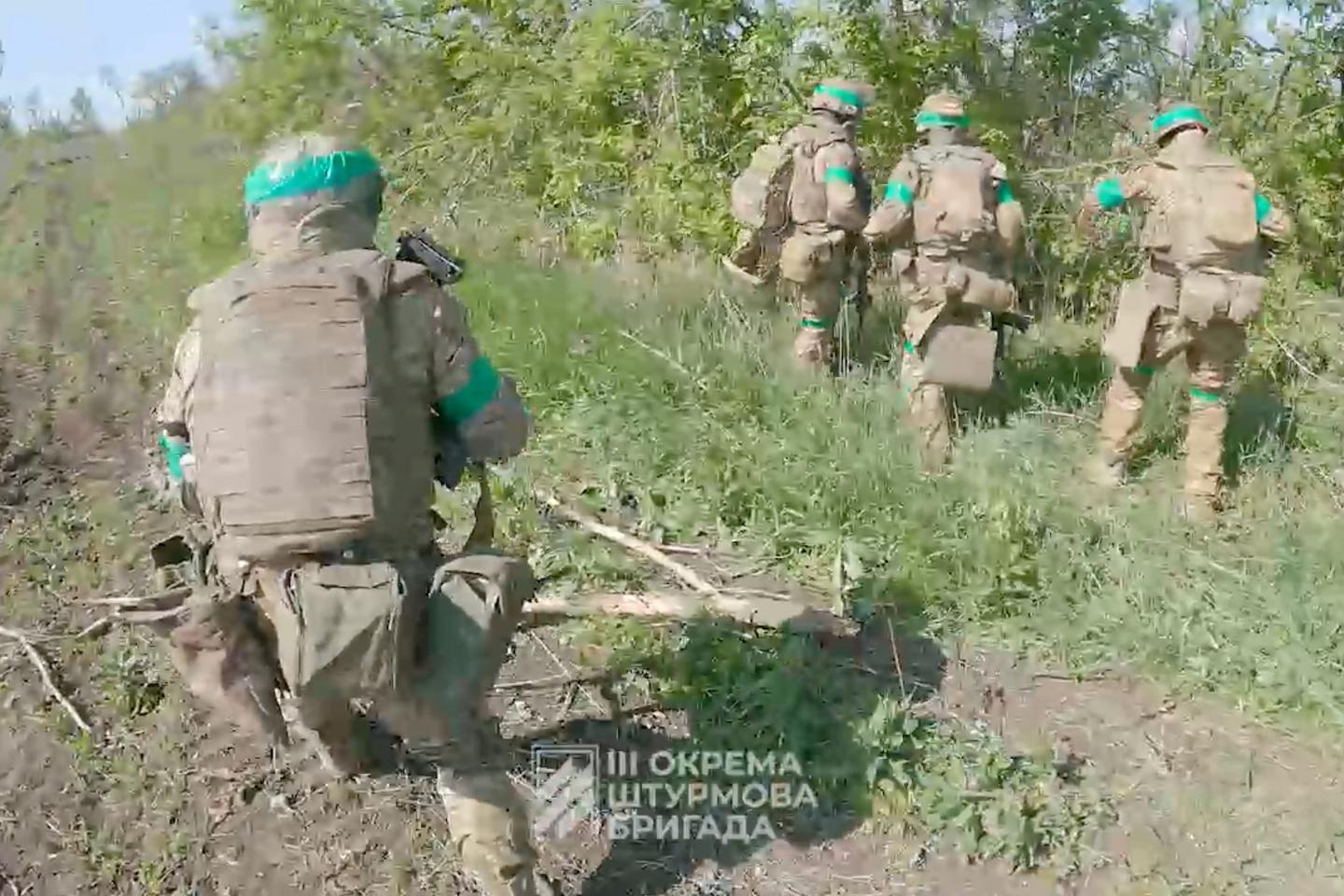 En Bakhmout, una unidad ucraniana publica videos de combate.