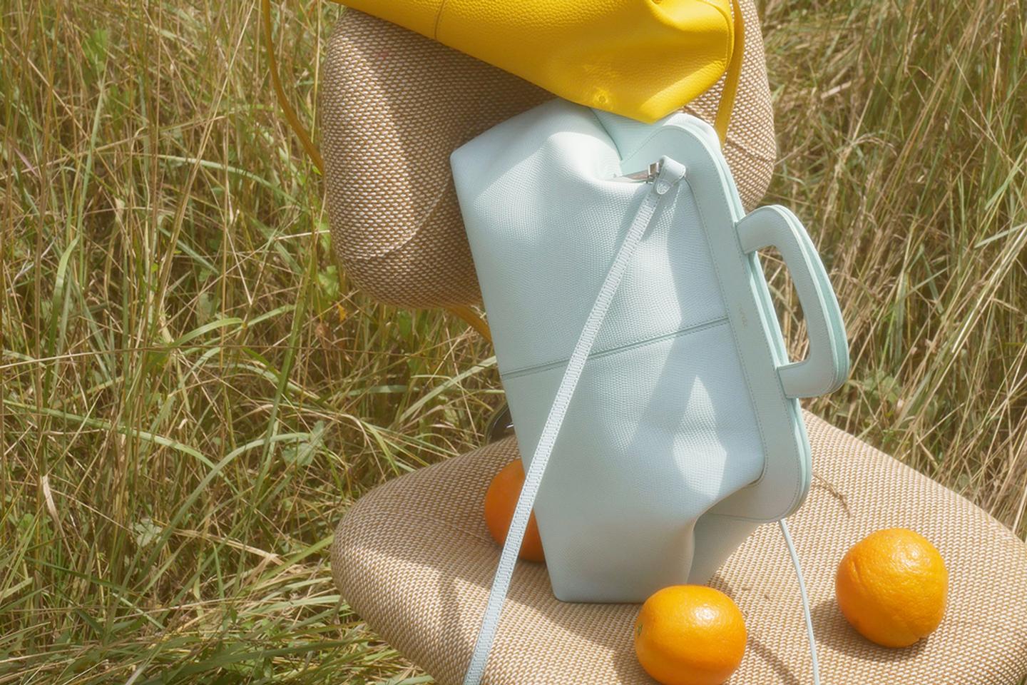 chanclas de ciudad, bolsos de sol, silla marinera…