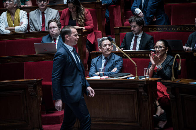 El Ministro de Trabajo, Olivier Dussopt, en la Asamblea Nacional, 8 de junio de 2023.
