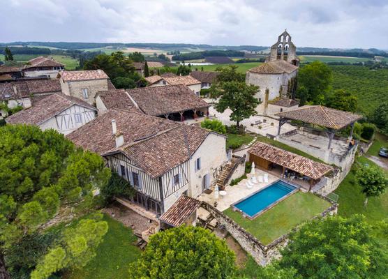 En Monteton (Lot-et-Garonne), la vista es impresionante desde la Place de l'Eglise.