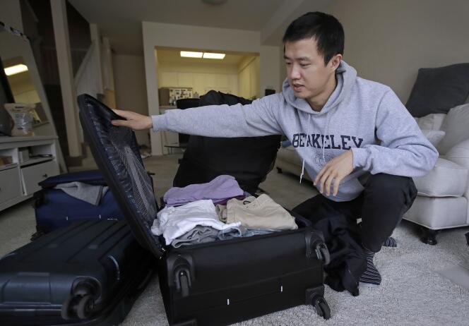Leo Wang, the days aux Etats-Unis are counted after a refusal of the H1B visa, fait ses valises à son domicile de San José (Californie), le 4 fevrier 2019. 