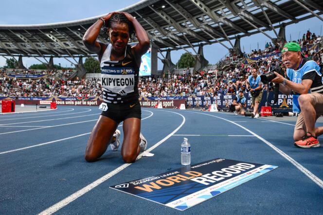 Faith Kipyegon de Kenia es ahora el poseedor del récord mundial en los 5.000 m.  Aquí, 9 de junio de 2023, en París. 