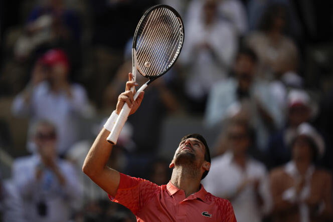 Novak Djokovic, tras su victoria en cuatro sets (6-3, 5-7, 6-1, 6-1) en semifinales de Roland-Garros ante el español Carlos Alcaraz, viernes 9 de junio de 2023.