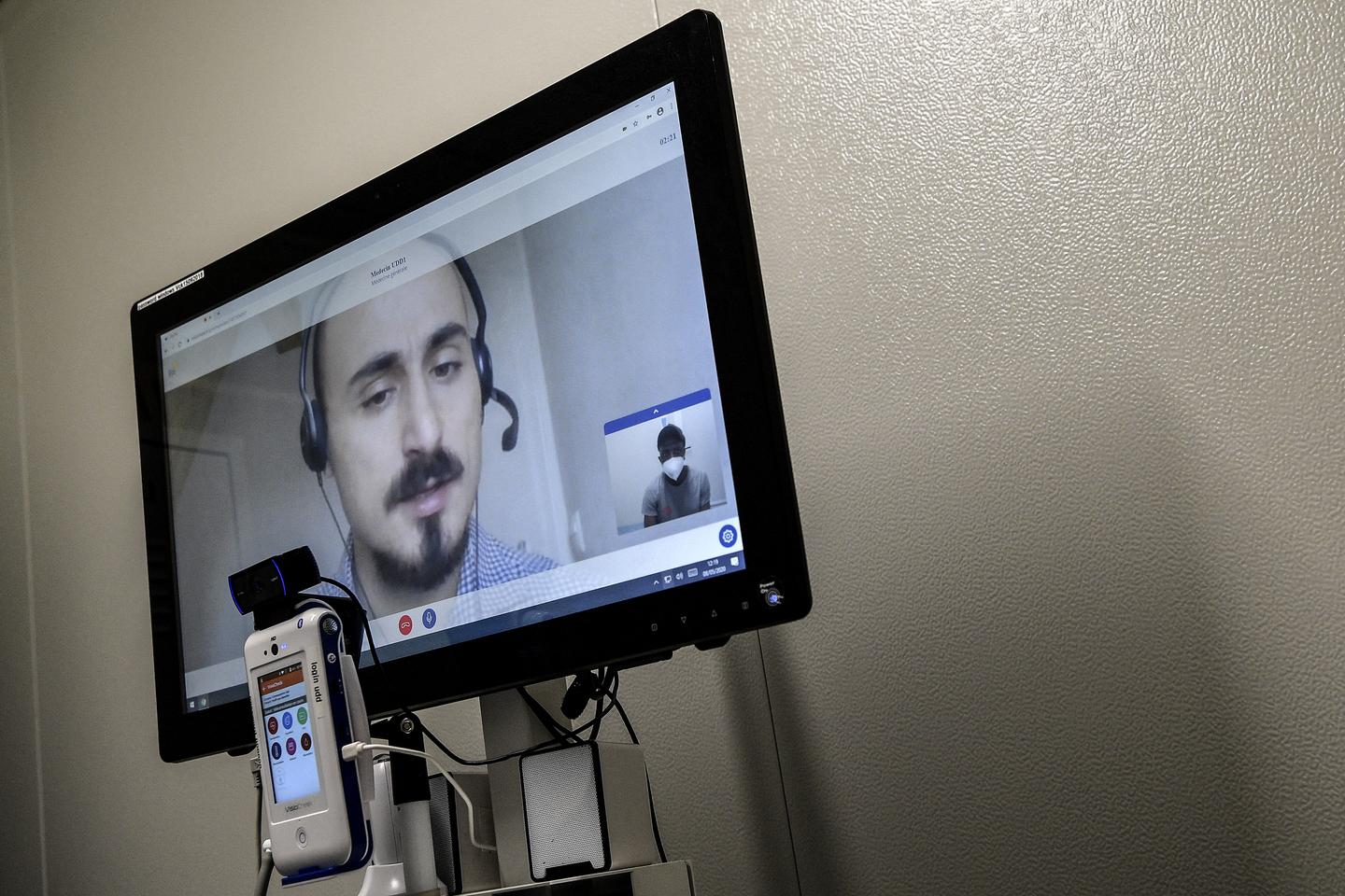 Una oferta de suscripción a teleconsultas médicas despierta clamor