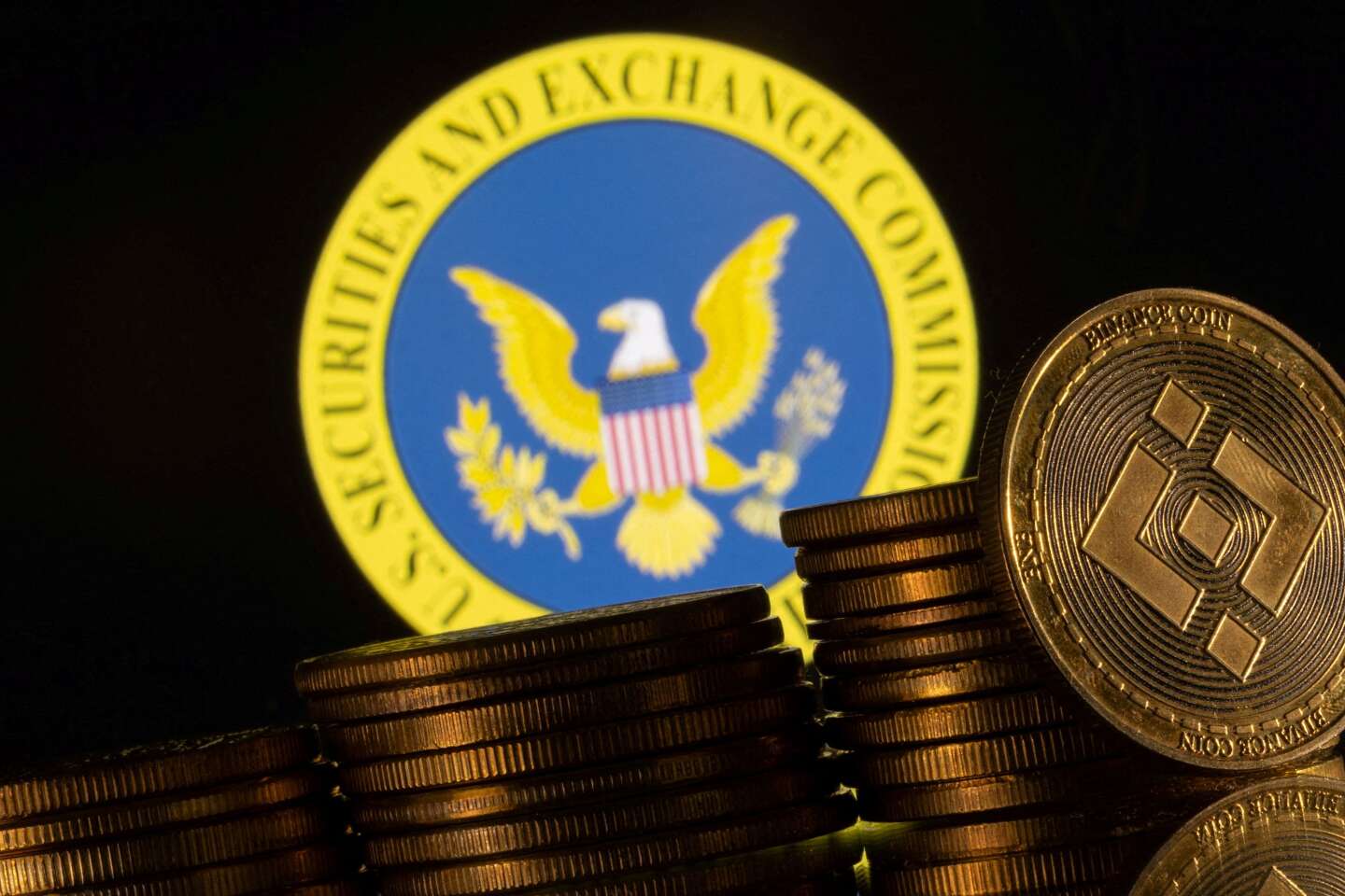 Binance and Coinbase targeted by US authorities