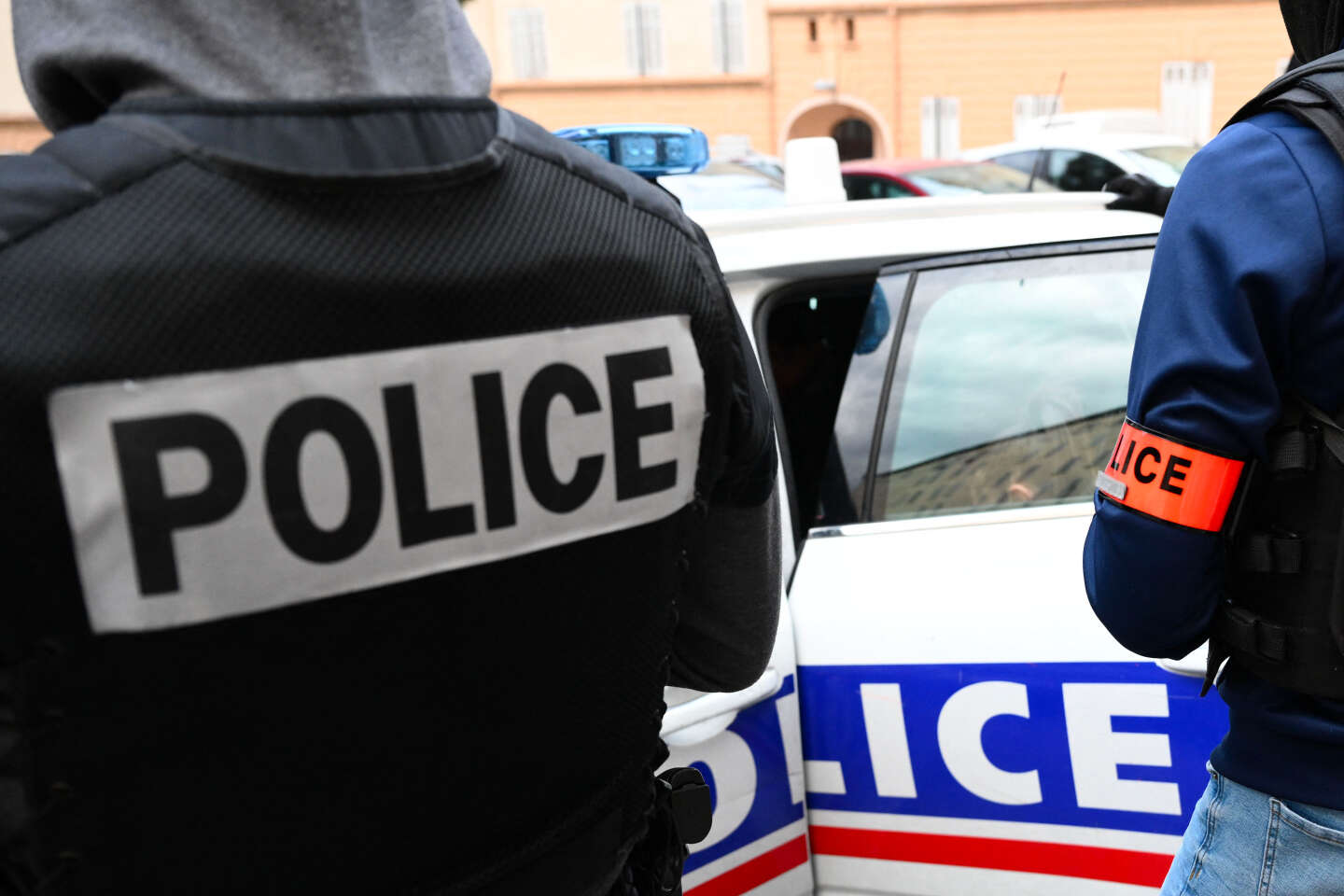 Bruxelles: une voiture de police est entrée en collision avec un  cyclomoteur - Le Soir