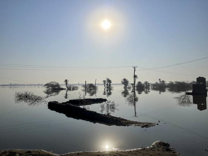 Inondations dans une zone résidentielle, à Sindh, au Pakistan, le 10 janvier 2023.