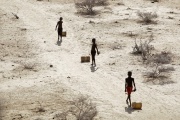 Près du village de Ntabasi, durant une période de sécheresse à la réserve nationale de Samburu Est, au Kenya, le 14 octobre 2022.