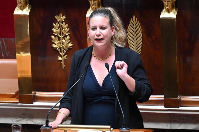 Mathilde Panot, presidenta del grupo La France Insoumise (LFI), durante el debate sobre la moción de censura presentada por Nupes, en la Asamblea Nacional, el 12 de junio de 2023.