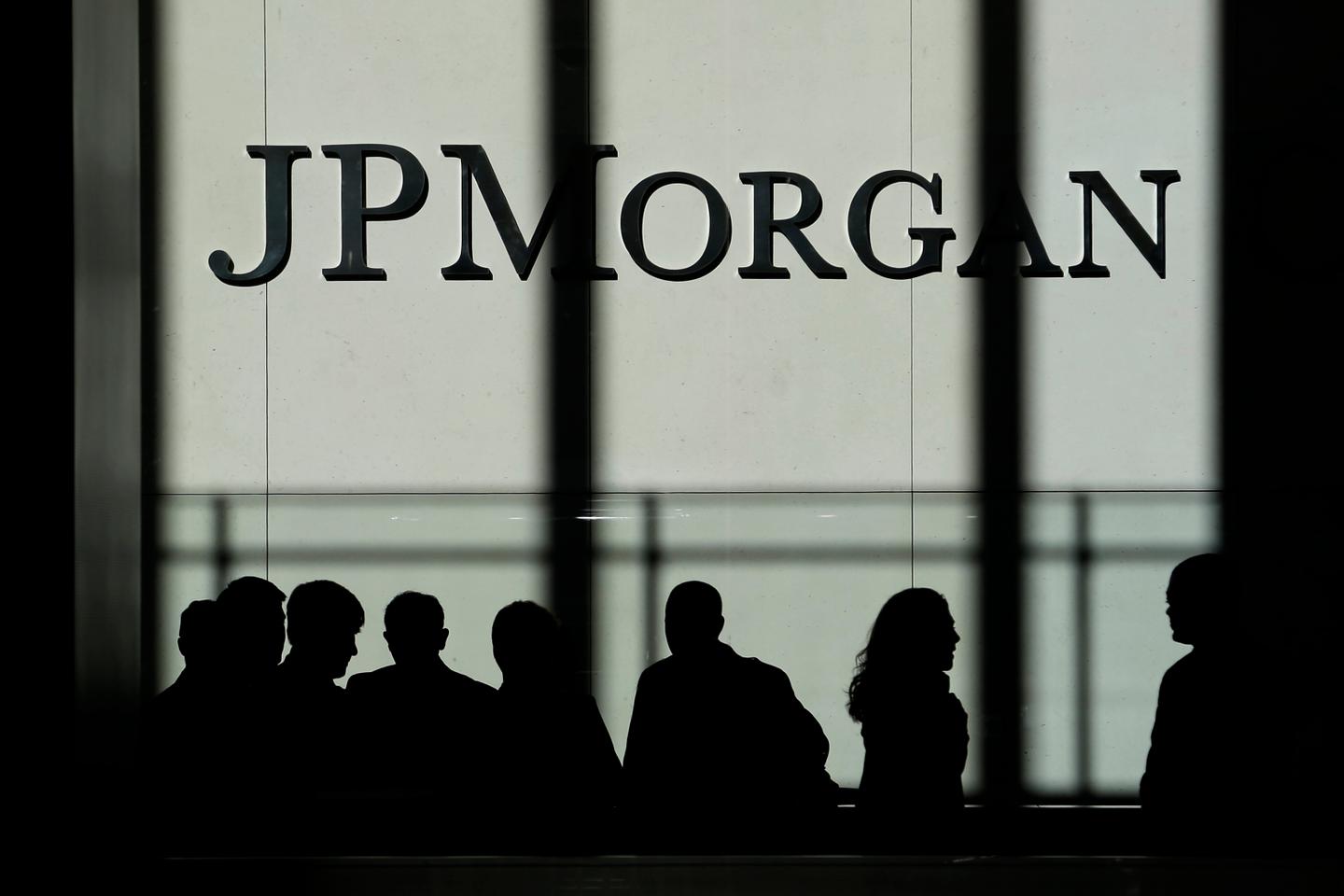 El banco JPMorgan llega a un acuerdo con las víctimas para evitar el juicio
